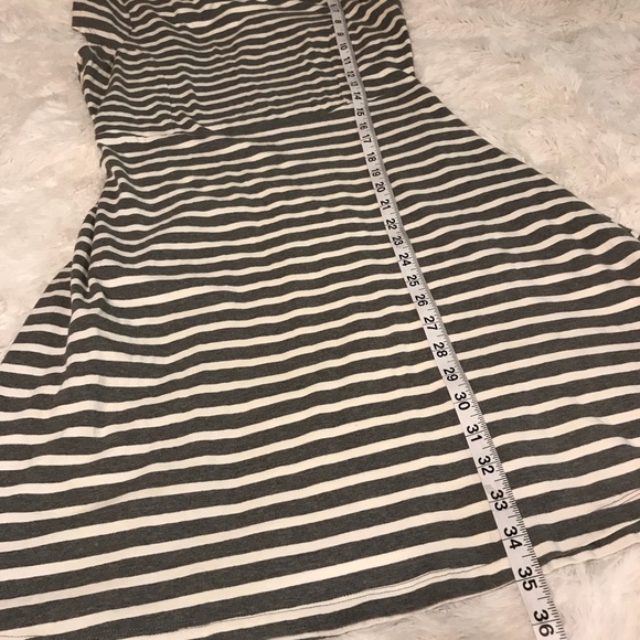 Old Navy Summer Dress - Picture 5 of 8